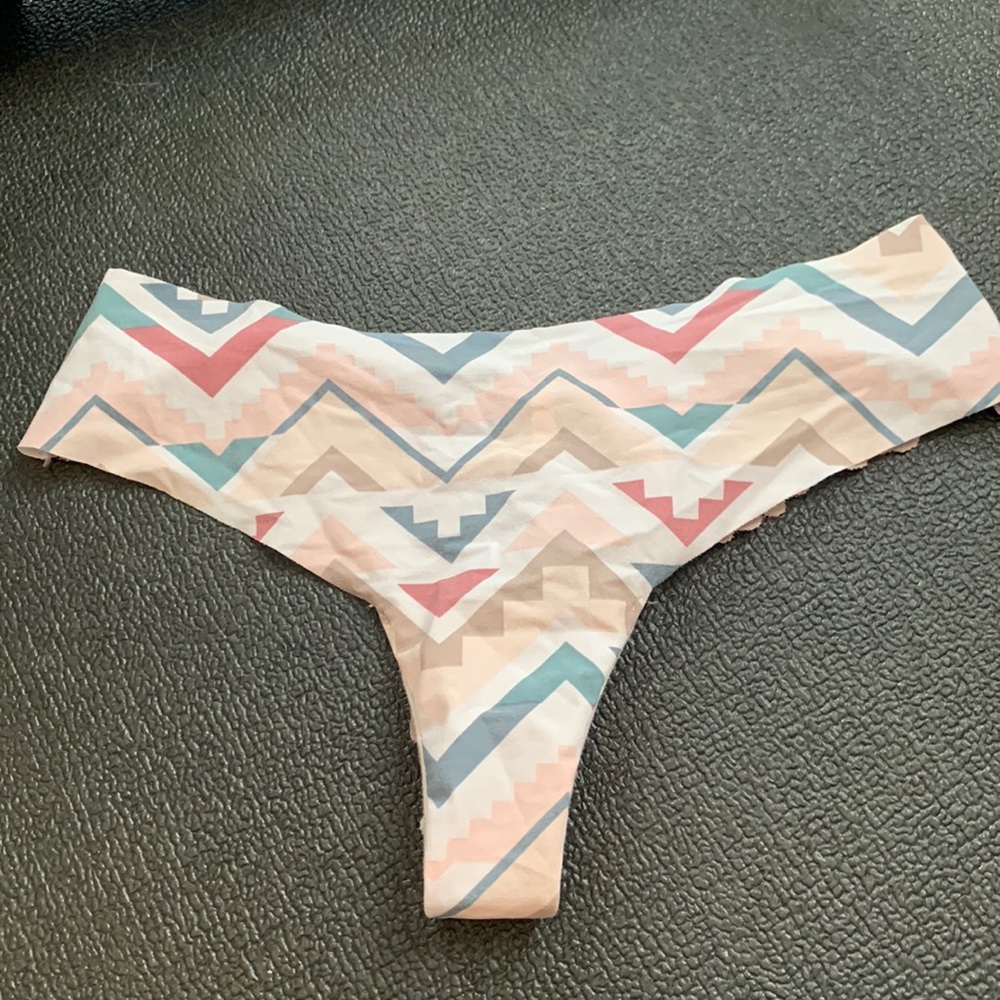 VS PINK Thong
